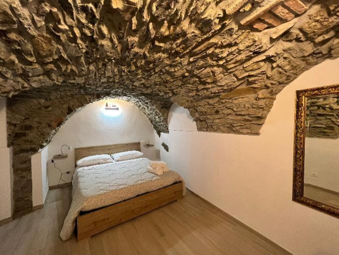 Appartamento Incantevole La Grotta Apricale Exterior photo