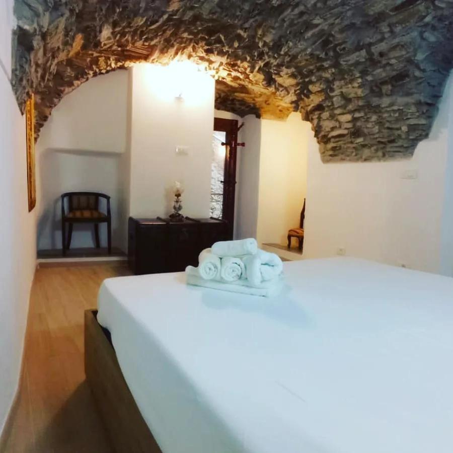 Appartamento Incantevole La Grotta Apricale Exterior photo